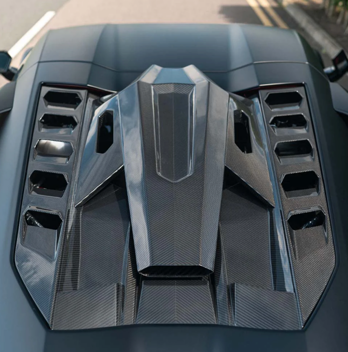 Lamborghini Revuelto Carbon Engine Cover & Roof Scoop – CT Design
