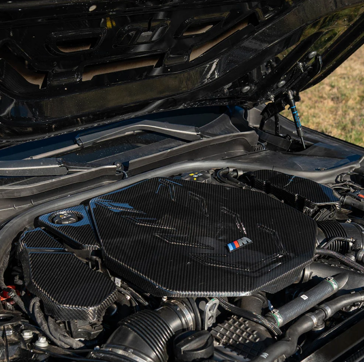 BMW M5 G90/G99 Carbon Engine Covers – CT Design