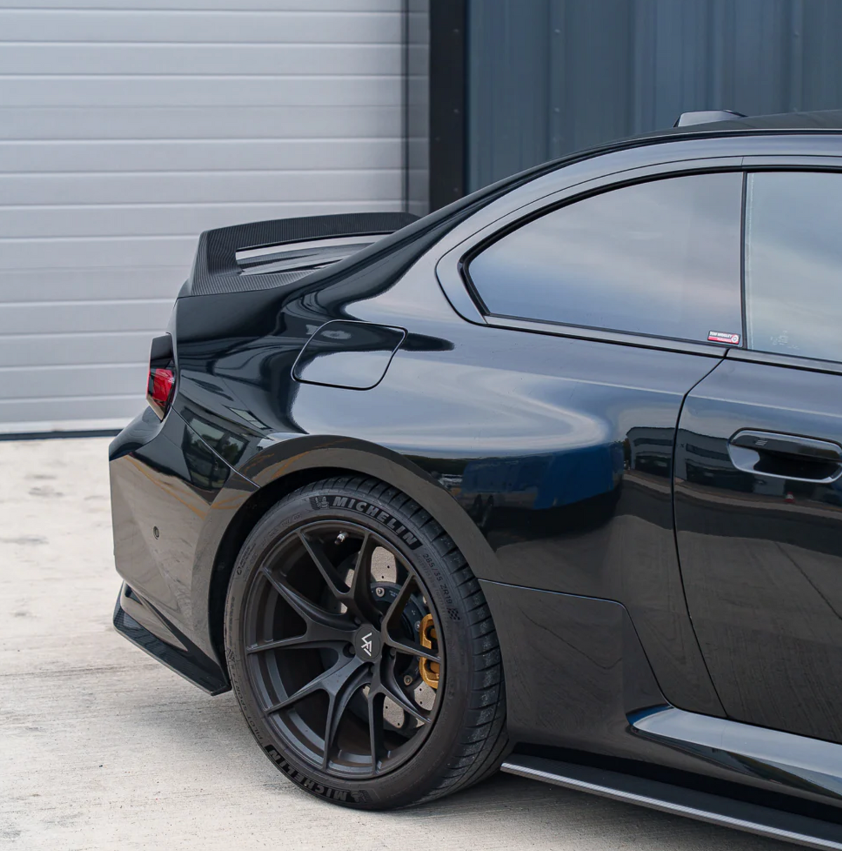 BMW M2 G87 / 2 Series G42 Carbon Tailgate with Spoiler – CT Design
