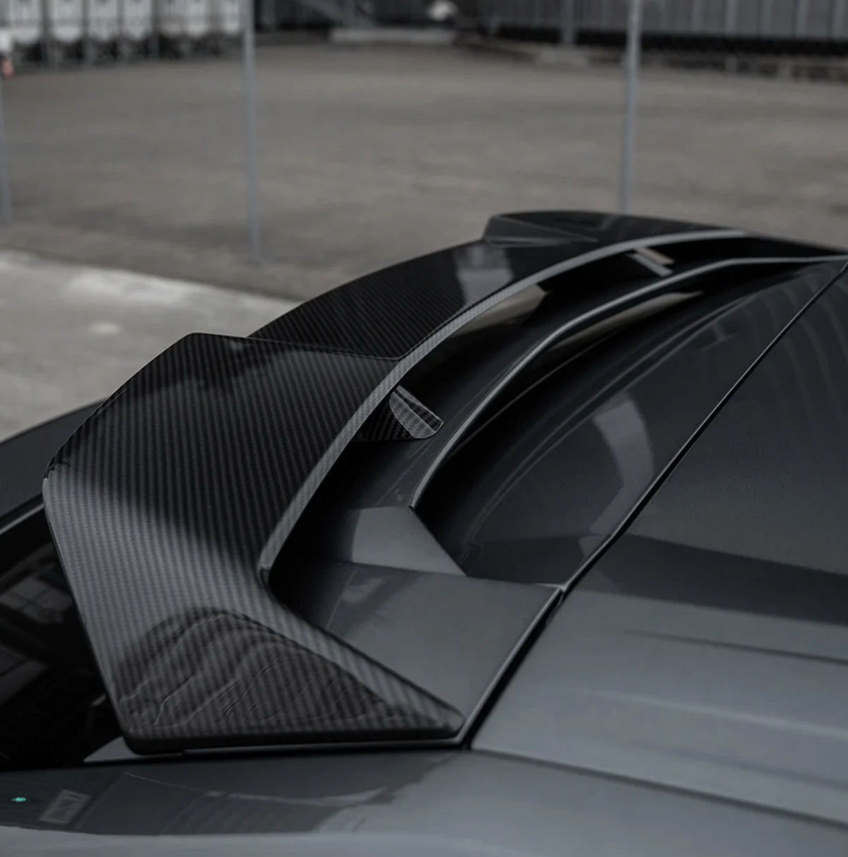 Lamborghini Urus Carbon Roof Spoiler – CT Design