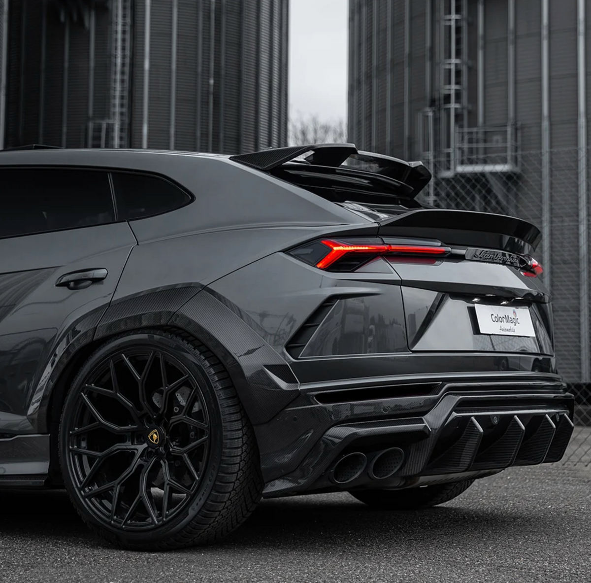 Lamborghini Urus Carbon Roof Spoiler – CT Design