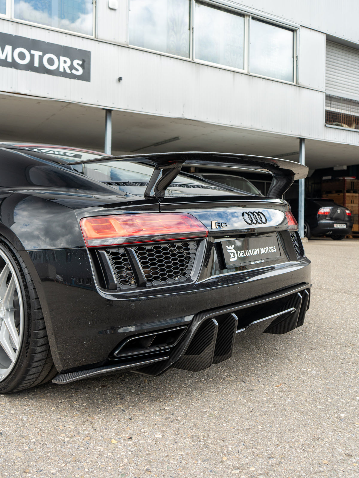 Audi R8 Pre-Facelift Carbon Kit – CT Design | DTC Certificate