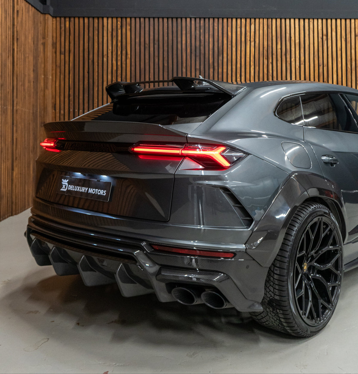 Lamborghini Urus Carbon Rear Diffuser – CT Design