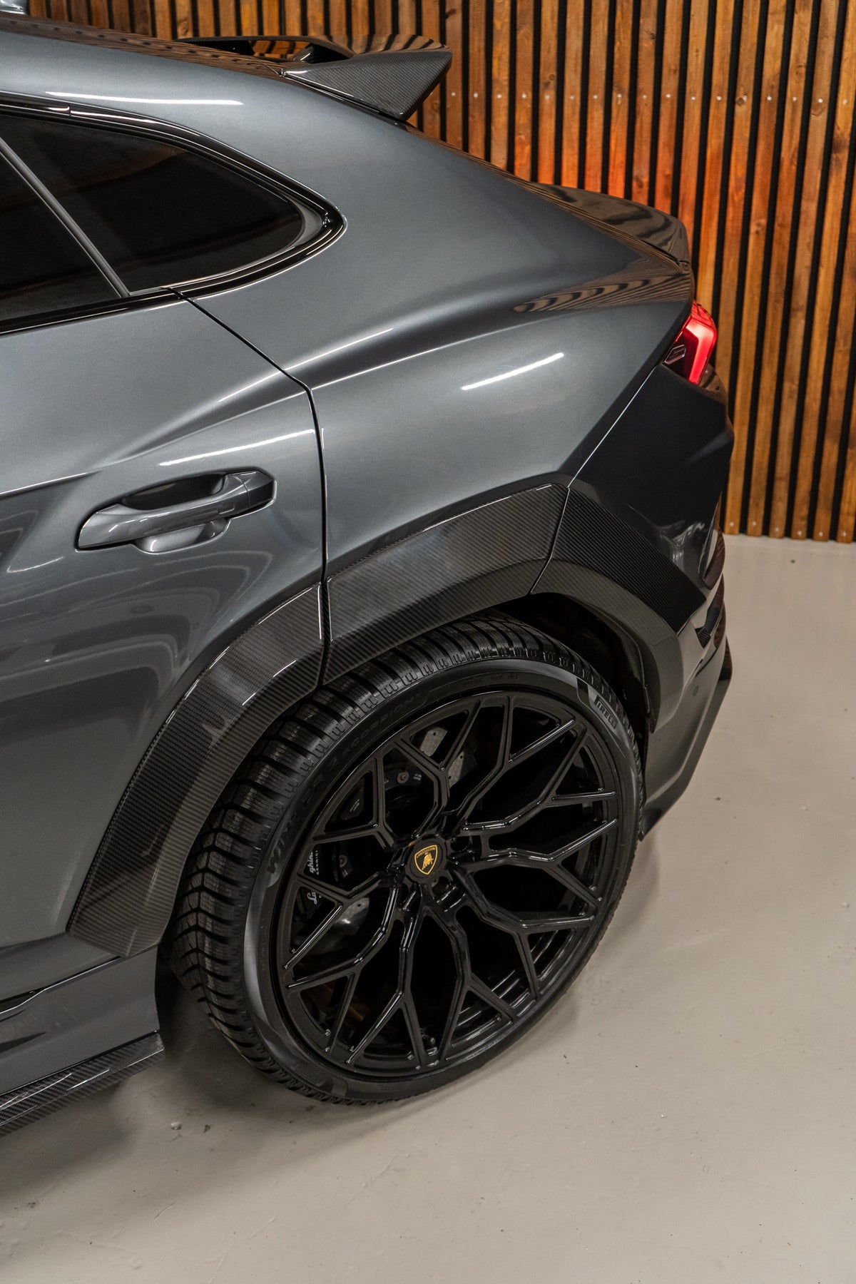 Lamborghini Urus Carbon Fender Flares – CT Design