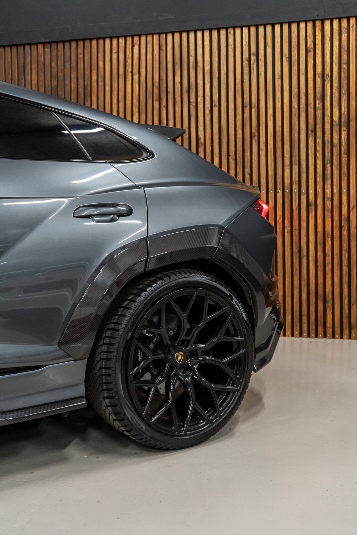 Lamborghini Urus Carbon Fender Flares – CT Design