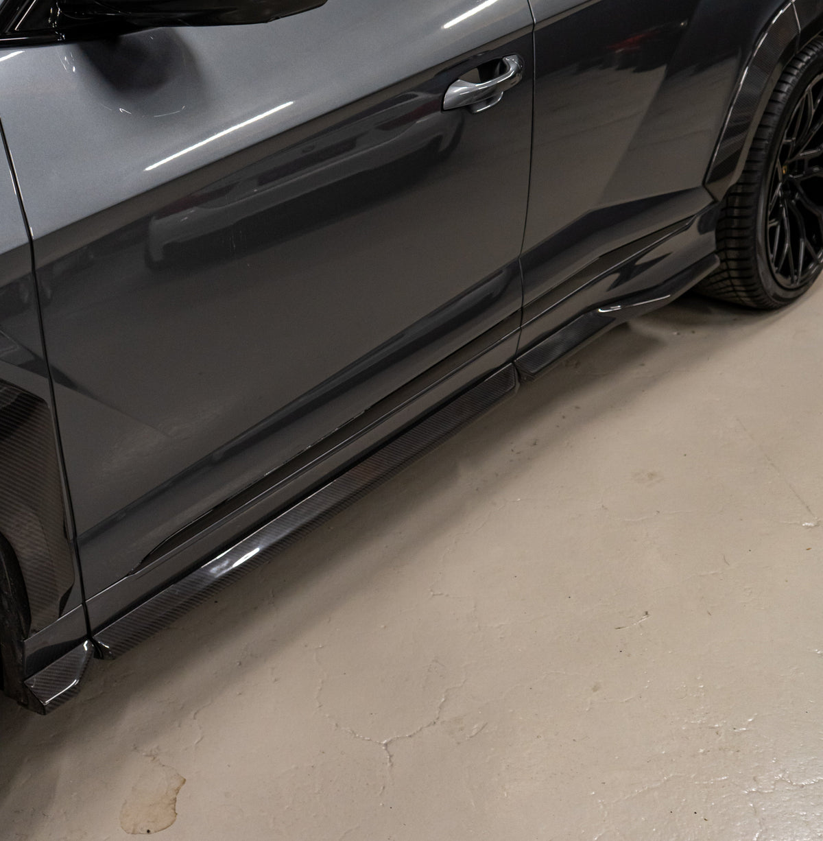Lamborghini Urus Carbon Side Skirts – CT Design