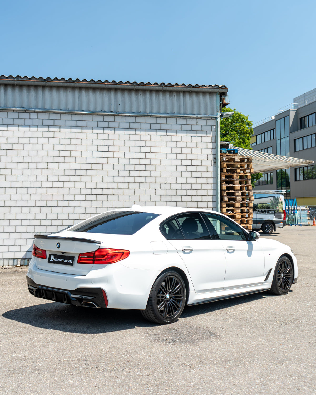 BMW 5 Series G30 Gloss Black Kit V2 – CT Design | DTC Certificate