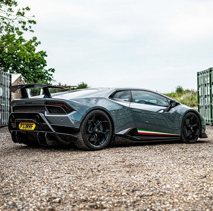 Lamborghini Huracan Performante Carbon Side Skirts – CT Design
