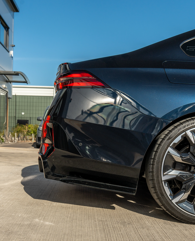 BMW 5 Series G60 / i5 Rear Diffuser Gloss Black – CT Design