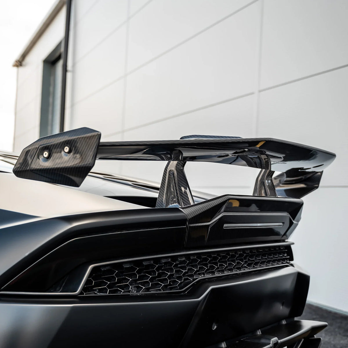 Lamborghini Huracan Carbon Rear Spoiler – CT Design